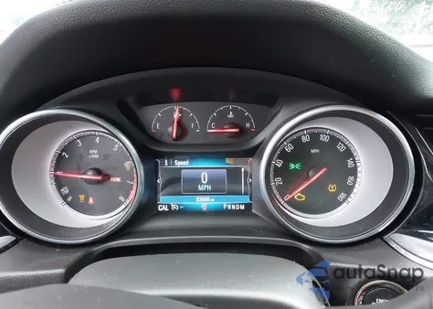 2018 Buick Regal Tourx Preferred z USA, uszkodzony, nr VIN W04GU8SX6J1125778